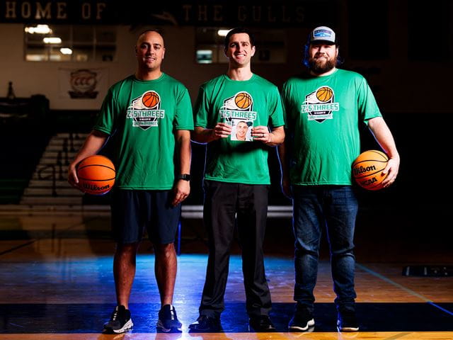 After the death of their good friend Zach Markowitz ’14, fellow ֱ alumni Colin Sitarz ’12 M’13 and Adam Benoit ’12 founded Z’s Threes, a basketball competition to keep Markowitz’s memory and his love of basketball alive. 